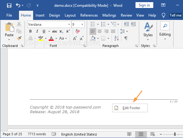 Klik kanan footer lalu klik Edit footer untuk masuk ke mode pengeditan. Kemudian klik pada tab Design yang ada di Ribbon khusus footer Microsoft Word